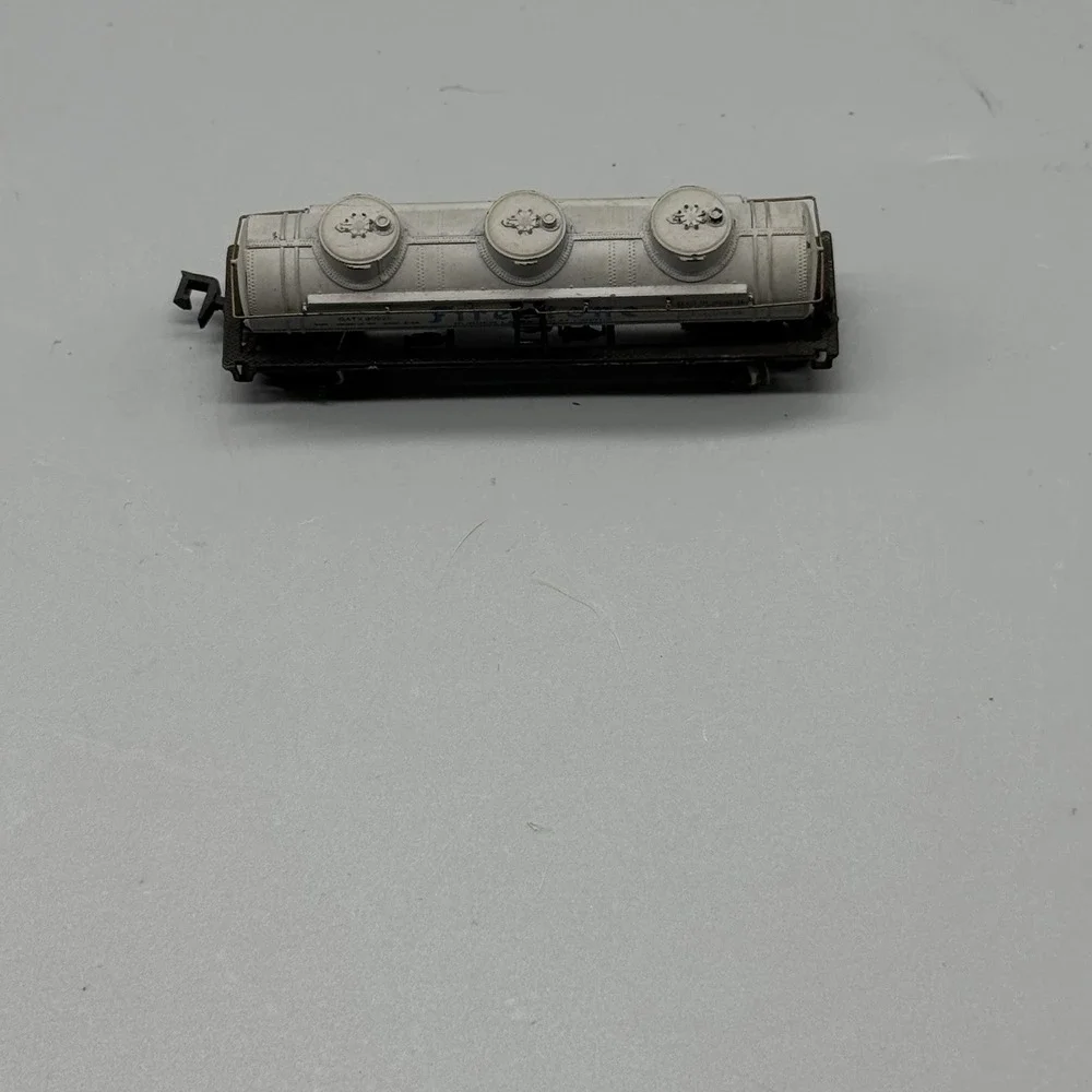 Vintage Bachmann N Scale Firestone GATX 30928 Tank Car Silver Freight Car